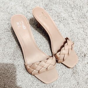 Elondra Low Kitten Heel